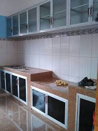 Kitchen set aluminium minimalis di ruang dapur luas kitchen set ini menggunakan desain minimalis yang juga memberikan kesan modern. Harga Kitchen Set Aluminium Minimalist Art