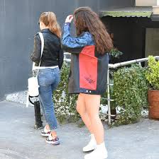 Çokkk ğüzel ve çokk tatlı burcu abla ama birşey sorucam. Burcu Ozberk Sonucta Biz De Insaniz Magazin Haberleri