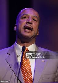 1.100 fotos e imágenes de alta resolución de Ernest Bennett