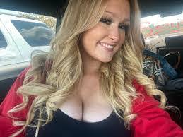 Stella Bonnet's Instagram, Twitter & Facebook