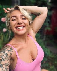 Amber Wild's Instagram, Twitter & Facebook