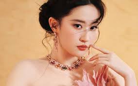 GIANG NHẤT YẾN: tin tức Mới nhất Lưu Diệc Phi lộ nhân cách thật khi bị  người khác vạch trần thói phông bạt ngay trên sóng trực tiếp