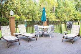 Patio plus spa offers room for more than one, so you can share its hydrotherapy experience with that special someone. Hotel En Richmond Hill Best Western Plus Richmond Hill Inn