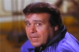 لويس مولونى من مواليد يوم 12 مايو 1925 فى سانتا كروث دى تينيريفه, مات فى 12 فبراير 2010. ÙÙŠ Ø£ÙˆÙ„ Ø¸Ù‡ÙˆØ± Ù„Ù‡Ø§ Ø§Ø¨Ù†Ø© Ù…Ù…Ø¯ÙˆØ­ ÙˆØ§ÙÙŠ ØªØ®Ø·Ù Ø§Ù„Ø£Ù†Ø¸Ø§Ø± Ø¨Ø¬Ù…Ø§Ù„Ù‡Ø§ Ø´Ø§Ù‡Ø¯ Ù„Ø§ÙŠÙ Ù†ÙŠÙˆØ²