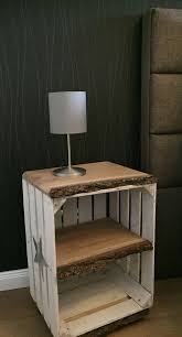 Nachttisch Beistelltisch Im Vintage Look Auf Rollen Tisch Wird Aus Gebrauchter Obstkiste Und Massivem Eic Vintage Side Table Vintage Bedside Table Home Decor