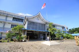 Anak sma nakal sambil ngerjain tugas sekolah di sogok dari belakang. Sma Negeri 1 Padang Wikiwand