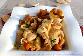 Dans une grande casserole, faire fondre votre beurre, hors du feu ajouter la farine, et faire épaissir en quelques secondes, verser progressivement le fond de volaille, délayer avec un fouet. Comment Preparer Des Ris De Veau Les Epices Rient