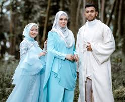 Bmsatu hari di hari raya. 9 Contemporary Raya Songs You Should Listen To Buro 24 7 Malaysia