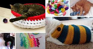 Also known as cat caves or cat cocoons, your cat will love snuggling up in one of these cosy beds. 25 Fun And Easy Crochet Patterns For Your Cat Diy Crafts