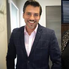 He is 51 years old and is a capricorn. Mauricio Barcelata Sera El Nuevo Conductor De Un Reality Show De Televisa La Verdad Noticias