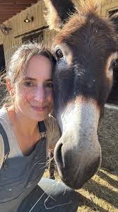 Genna Brown's Instagram, Twitter & Facebook