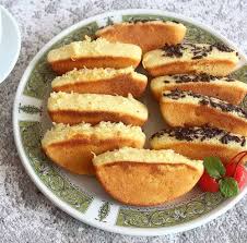 Gak harus membuat kuenya dari awal, kamu bisa juga menghias kue bolu dengan butter cream menyerupai bentuk batang kayu. 10 Rekomendasi Resep Kue Praktis Buat Pemula Yang Wajib Dicoba 2019