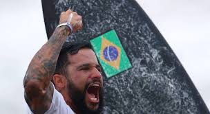 Ítalo ferreira is a brazilian professional surfer who has competed on the world surfing league men's championship tour since 2015. Remsxwluns2g1m