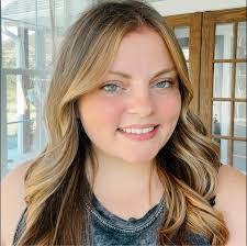 Danielle Kirk's Instagram, Twitter & Facebook