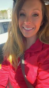 Amanda Parlier's Instagram, Twitter & Facebook