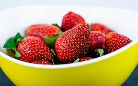 In decimals, 1/3 of a cup is.33 cups, so.33 cups plus.33 cups equals.66 cups. How Many Strawberries Are In A Serving