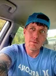 Elijah Mabe's Instagram, Twitter & Facebook