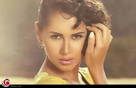 ياسمين رئيس (yasmin raeis)، ممثلة مصرية، من مواليد يوم 15 سبتمبر 1984 في القاهرة، مصر. ØµÙˆØ±Ø© ÙŠØ§Ø³Ù…ÙŠÙ† Ø±Ø¦ÙŠØ³ ØªÙØ§Ø¬Ø¦ Ø¬Ù…Ù‡ÙˆØ±Ù‡Ø§ Ø¨Ù‚ØµØ© Ø´Ø¹Ø± Ø¬Ø¯ÙŠØ¯Ø© Ø®Ø¨Ø± ÙÙŠ Ø§Ù„ÙÙ†