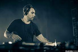 Sebastian ingrosso, biography, events, dj mixes, discography, photos, cds/albums, links, news, booking information and much more. Celebrate The Birthday Of Sebastian Ingrosso With His Top 10 Tracks