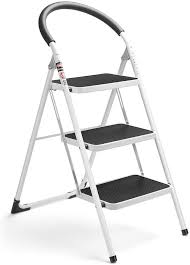 This three step contemporary step stool features a revolutionary lightweight aluminum frame with a featherweight design! Cosco Stepladder With Platform 3 Step