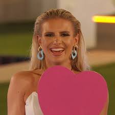 Did chloe crowhurst find love on love island? Love Island Girls Fuming As Boys All Say They D Couple Up With Chloe Burrows Ok Magazine