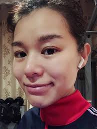 Mang bầu ở tuổi 40, Hồ Hạnh Nhi than trời vì mũi nở quá to, mặt mất nét