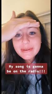 Mollie Lovett's Instagram, Twitter & Facebook