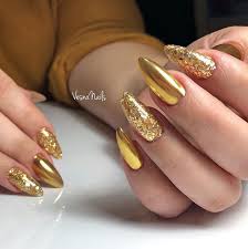 Image discovered by h e a r t b e a t. New Year Nails Art