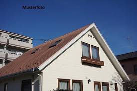 107 die hageböcker strasse ist eine der wichtigen, alten ausfallstrassen die direkt vom markt kommend aufs land und diesem fall über die schweriner strasse in richtung der landeshauptstadt führt. Moderner Kern Im Ehrwurdigen Gewand Gustrow