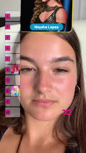 Lora Headrick's Instagram, Twitter & Facebook