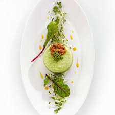 Erbsen Flan Mit Walnuss Ricotta Pesto Auf Pflucksalat Rezept Vorspeisen Rezepte Flan Ricotta