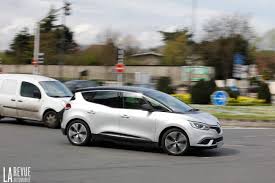 Le scénic initiale paris est signalé en tant que tel par des badges sous le logo de la calandre et au bas des portes avant. Renault Scenic Essai Renault Scenic Iv Dci 160 A L Epreuve Du Quotidien
