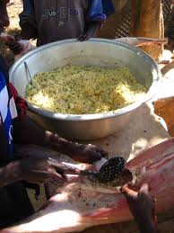 Au départ, l'idée était de faire un méchoui mais le temps de cet été était tellement exécrable, que nous avons préféré le débiter et le congeler. Le Mechoui D Au Revoir Burkina Faso