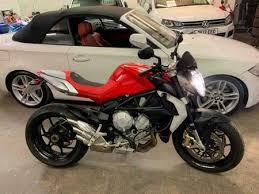Check out brutale 675 seat height, fuel tank capacity, weight check mv agusta brutale 675 variant's key specs and features. Mv Agusta Brutale 675 Gebrauchtmotorrad Gebrauchte Motorrader Suchen Name Site