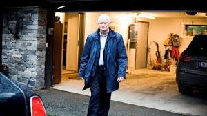 Som filantrop har han markert seg ved å gi store summer av formuen til veldedige. Frank Mohn Emneside Dn