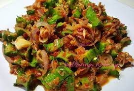 Banyak pulak stok kacang botol di rumah kerana hubby beli lagi di kedai runcit semalam tanpa menyedari yang saya telah membelinya di giant. Kerabu Kacang Botol Ini Adalah Bellarina Natasya