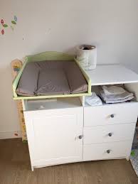 Avec le lit, la table à langer fait partie des indispensables d'une chambre de bébé. Lit Bebe Et Commode Table A Langer Verbaudet Vinted
