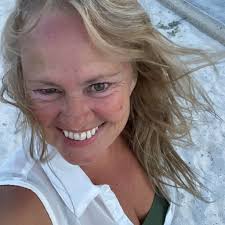 Whose Natural Bridge High School class ring was found in a sofa?