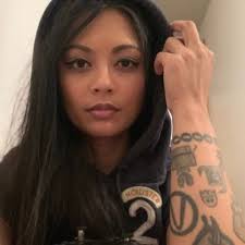 Cori Smith (@corib3ar)