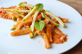 Check spelling or type a new query. Pasta Con Pesto Di Pomodori Secchi Zucchine Menta E Noci