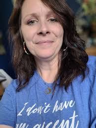 Derrick Lindsay's Instagram, Twitter & Facebook