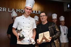 Maxence Boitel Coupe De La Presentation C Dominique Santrot Coupe De France Chocolatiere Les Coupes