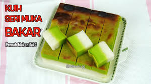 Resepi kuih peneram 4 cawan tepung beras 1 cawan gula pasir 1 cawan gula merah 2 sudu makan tepung gandum 1 cawan air. Resep Kue Cantik Manis Kuih Seri Muka Bakar Paling Sedap Tips Pulut Lembut Lambat Basi Seri Muka Recipe Malina Lina Pg Buat Kue