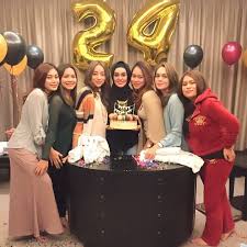 Nik zaris nelydia binti nik sen (lahir 30 julai 1994) atau lebih dikenali sebagai nelydia senrose ialah seorang pelakon dan model wanita malaysia dan adik kepada uqasha senrose, yang juga seorang pelakon. Rotikaya Happy Birthday Uqasha Senrose Semoga Panjang Umur Dan Dimurahkan Rezeki Facebook