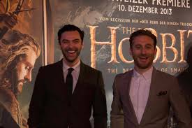 Aidan turner backstage at what's on stage awards 2019. Der Hobbit Interview Mit Dean O Gorman Aidan Turner Wir Sind Cooler Als Bilbo Ziprett