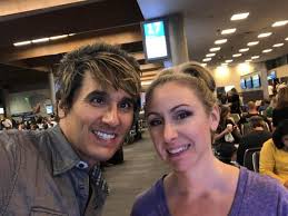 Very little sleep last night and an early morning as we prepare to fly to  Las Vegas to spend 3 days with 1600 magicians from around the world!