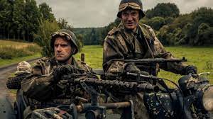 La folle histoire de max et léon la guerre vient d'éclater et max et léon doivent s'engager, comme des milliers de jeunes en 1939. Notre Critique De La Folle Histoire De Max Et Leon Premiere Fr
