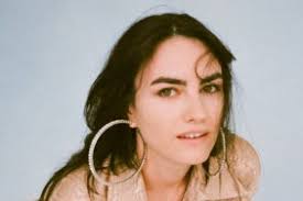 Isabella Manfredi Announces Debut Solo Album, Shares 'Naive'