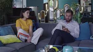 Dans le quartier du mistral à marseille, la vie des habitants est faite de rencontres, bonheurs quotidiens, mais aussi de drames et d'enquêtes. Barbara Couche Avec Chris Et Laetitia En Larmes Aupres De Kevin Plus Belle La Vie 26 Aout 2020 4093 Plus Belle La Vie Nouveautes Tele Com