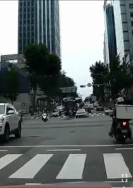 하지만 사고 싶은 책은 벌써 팔렸어요. ⇒ 서점에 왔지만 사고 싶은 책은 벌써 팔렸어요. G2pdxywnyk8inm